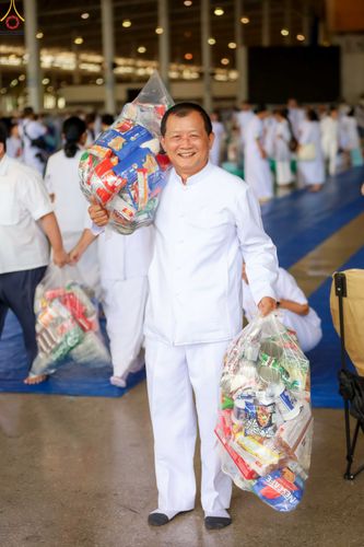 ภาพ No.345469:วันพฤหัสบดีที่ 27 สิงหาคม พ.ศ.2569 พิธีตักบาตรในวันธรรมชัย ณ สภาธรรมกายสากล วัดพระธรรมกาย ปทุมธานี