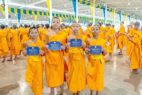ภาพ No.339089:วันอาทิตย์ที่ 12 กรกฎาคม พ.ศ.2569 พิธีมุทิตาผู้สอบได้เปรียญธรรม ประโยค 1-2 ถึง ป.ธ.9 และ บ.ศ.1-2 ถึง บ.ศ.6 สำนักศาสนศึกษาวัดพระธรรมกาย ประจำปี 2569, พิธีมอบตราตั้งแต่งตั้งอาจารย์ใหญ่ สำนักศาสนศึกษาวัดพระธรรมกาย
