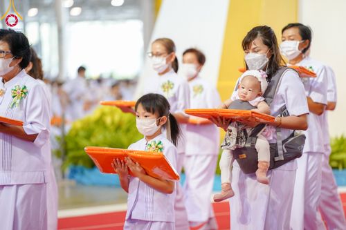 ภาพ No.90052:พิธีปฎิบัติธรรมและพิธีทอดผ้าป่าสมทบกฐินครั้งที่ 3 เนื่องใน 139 ปี วันคล้ายวันเกิดด้วยรูปกายเนื้อ พระมงคลเทพมุนี (สด จนฺทสโร) พระผู้ปราบมาร วันอังคารที่ 10 ตุลาคม พ.ศ. 2566 ณ วัดพระธรรมกาย จ.ปทุมธานี