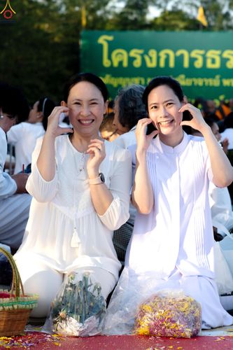 ภาพ No.290579:วันที่ 7 มกราคม พ.ศ. 2569 พิธีต้อนรับพระธรรมยาตรา ณ อนุสรณ์สถานลำดับที่ 2  สถานที่ตั้งมโนปณิธานบวชตลอดชีวิต อนุสรณ์สถานคลองบางนางแท่น (ภาพชุดที่ 2) อ.สามพราน จ.นครปฐม ในโครงการธรรมยาตรา กตัญญูบูชา มหาปูชนียาจารย์ พระมงคลเทพมุนี(สด จนฺทสโร) พระผู้ปราบมาร 