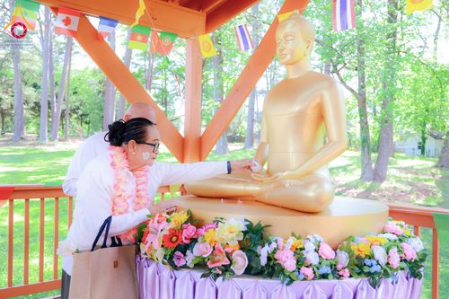 ภาพ No.321652:วันอาทิตย์ที่ 12 เมษายน พ.ศ.2569 กิจกรรมงานบุญวันสงกรานต์ (ตักบาตร ขอขมาพ่อแม่ สรงน้ำพระ รดน้ำขอพร) ณ วัดพระธรรมกายจอร์เจีย ประเทศสหรัฐอเมริกา