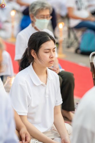 ภาพ No.297112:วันที่ 17 มกราคม พ.ศ. 2569 พิธีจุดประทีปถวายเป็นพุทธบูชา และบูชาธรรมมหาปูชนียาจารย์ (ภาพชุดที่ 2) ณ วัดโบสถ์บน ต.บางคูเวียง จ.นนทบุรี อนุสรณ์สถานลำดับที่ 4 สถานที่เกิดด้วยกายธรรม ในโครงการธรรมยาตรา กตัญญูบูชา มหาปูชนียาจารย์ พระมงคลเทพมุนี(สด จนฺทสโร) พร