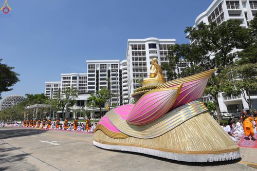 ภาพ No.304543:วันที่ 25 มกราคม พ.ศ. 2569 พิธีต้อนรับพระธรรมยาตรา (ภาพชุดที่ 2) รร.สามัคคีราษฏร์บำรุง-วัดพระธรรมกาย ในโครงการธรรมยาตรา กตัญญูบูชา มหาปูชนียาจารย์ พระมงคลเทพมุนี(สด จนฺทสโร) พระผู้ปราบมาร อนุสรณ์สถาน 7 แห่ง ปีที่ 14