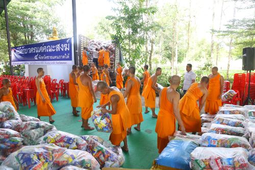 ภาพ No.29780:พิธีถวายสังฆทานแด่คณะสงฆ์ 323 วัด ใน 4 จังหวัดภาคใต้ ครั้งที่ 130