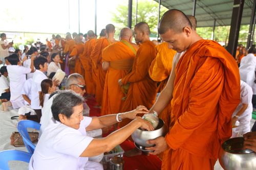 ภาพ No.29810:พิธีถวายสังฆทานแด่คณะสงฆ์ 323 วัด ใน 4 จังหวัดภาคใต้ ครั้งที่ 130