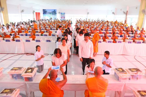 ภาพ No.29812:พิธีถวายสังฆทานแด่คณะสงฆ์ 323 วัด ใน 4 จังหวัดภาคใต้ ครั้งที่ 130