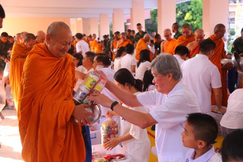 ภาพ No.29864:พิธีถวายสังฆทานแด่คณะสงฆ์ 323 วัด ใน 4 จังหวัดภาคใต้ ครั้งที่ 131