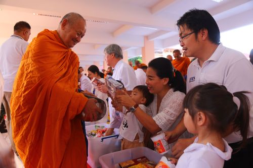 ภาพ No.29865:พิธีถวายสังฆทานแด่คณะสงฆ์ 323 วัด ใน 4 จังหวัดภาคใต้ ครั้งที่ 131