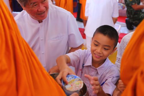 ภาพ No.29868:พิธีถวายสังฆทานแด่คณะสงฆ์ 323 วัด ใน 4 จังหวัดภาคใต้ ครั้งที่ 131