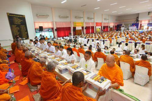 ภาพ No.29905:พิธีถวายสังฆทานแด่คณะสงฆ์ 323 วัด ใน 4 จังหวัดภาคใต้ ครั้งที่ 131
