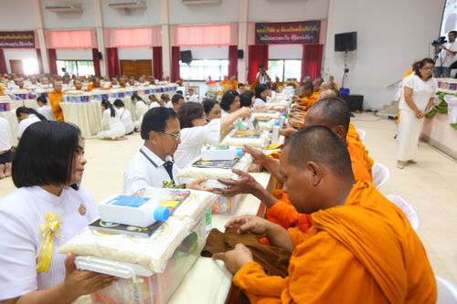 ภาพ No.29908:พิธีถวายสังฆทานแด่คณะสงฆ์ 323 วัด ใน 4 จังหวัดภาคใต้ ครั้งที่ 131