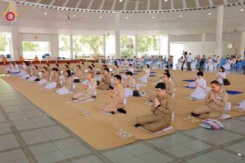 ภาพ No.311555:วันจันทร์ที่ 23 กุมภาพันธ์ พ.ศ. 2569 เปิดโลกทัศน์ผู้บริหารสถานศึกษายุคใหม่ เรียนรู้ต้นแบบการพัฒนาคนผ่านพลัง “บวร–V-Star” ผู้เข้ารับการพัฒนาตามโครงการ สพฐ. ศึกษาดูงานวัดพระธรรมกาย เสริมภาวะผู้นำคุณธรรมสู่การบริหารโรงเรียนอย่างยั่งยืน ณ อาคาร 100 ปี คุณยาย