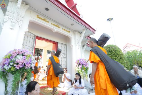 ภาพ No.293030:วันที่ 11 มกราคม พ.ศ. 2569 พิธีต้อนรับพระธรรมยาตรา ณ อนุสรณ์สถานลำดับที่ 3 (ภาพชุดที่ 2) สถานที่เกิดในเพศสมณะ วัดสองพี่น้อง อำเภอสองพี่น้อง จังหวัดสุพรรณบุรี ในโครงการธรรมยาตรา กตัญญูบูชา มหาปูชนียาจารย์ พระมงคลเทพมุนี(สด จนฺทสโร) พระผู้ปราบมาร อนุสรณ์สถ