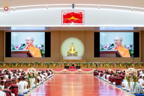 ภาพ No.350204:วันที่ 17-18 กันยายน พ.ศ. 2569 โครงการบรรพชาพัฒนาคุณธรรม จริยธรรม สำหรับนักเรียนนายสิบตำรวจ (นสต.) รุ่นที่ 16 ศูนย์ฝึกอบรมตำรวจภูธรภาค 1  ได้จัดกิจกรรม ณ สภาธรรมกายสากล ห้องแก้ว2