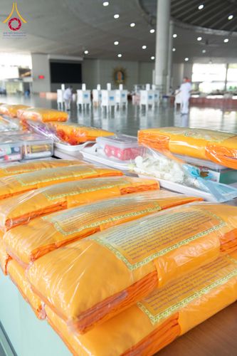 ภาพ No.310095:วันที่ 7 กุมภาพันธ์ พ.ศ. 2569 พิธีถวายภัตตาหารเมนูสวรรค์ เพื่อการบรรลุธรรม ณ หอฉันคุณยายอาจารย์ฯ วัดพระธรรมกาย