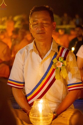 ภาพ No.78219:พิธีจุดประทีปและเวียนประทักษิณถวายเป็นพุทธบูชา ในโครงการบรรพชาสามเณรหมู่ ณ ลุมพินีวัน ประเทศเนปาล  วันที่ 16 มีนาคม พ.ศ. 2566