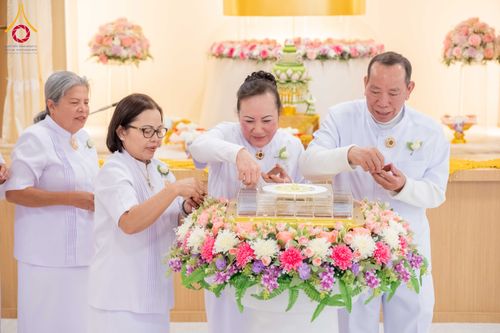 ภาพ No.319178:วันที่ 29 มีนาคม พ.ศ.2569 พิธีอัญเชิญรูปหล่อพระมงคลเทพมุนี (สด จนฺทสโร) ประดิษฐาน ณ ห้องปฏิบัติธรรม “มงคลรัตนโชติ”  วัดพระธรรมกายชิคาโก ประเทศสหรัฐอเมริกา