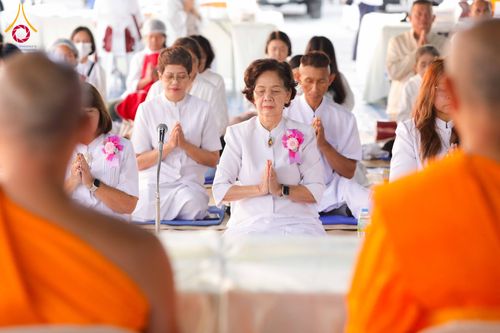 ภาพ No.301077:วันที่ 23 มกราคม พ.ศ. 2569 พิธีถวายภัตตาหารเป็นสังฆทาน แด่พระธรรมยาตรา ณ อนุสรณ์สถานบางปลา วัดบางปลา อำเภอบางเลน จังหวัดนครปฐม ในโครงการธรรมยาตรา กตัญญูบูชา มหาปูชนียาจารย์ พระมงคลเทพมุนี(สด จนฺทสโร) พระผู้ปราบมาร อนุสรณ์สถาน 7 แห่ง ปีที่ 14