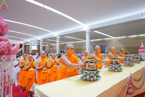 ภาพ No.84697:พิธีบรรจุพระบรมสารีริกธาตุภายในเกตุดอกบัวตูม องค์พระประธาน ณ ห้องแก้วสารพัดนึก 2 วัดพระธรรมกาย ในวันอาสาฬหบูชา อังคารที่ 1 สิงหาคม พ.ศ.2566