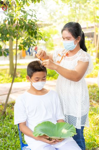 ภาพ No.79263:พิธีตัดปอยผม พิธีขอขมา มอบบาตร-ผ้าไตรนาคธรรมทายาท ในโครงการบรรพชาฟื้นฟูพระพุทธศาสนาทั่วไทย ณ ศูนย์อบรมเยาวชนนครปฐม วันเสาร์ที่ 1 เมษายน พ.ศ.2566