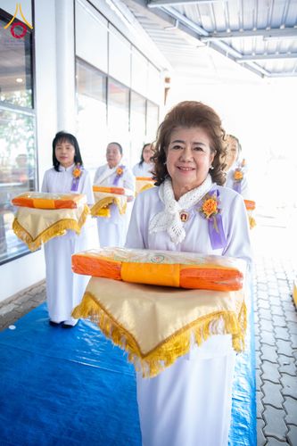 ภาพ No.278386:วันพุธที่ 10 ธันวาคม พ.ศ.2568  พิธีทอดผ้าป่าเพื่อสนับสนุนโครงการตักบาตรพระ 10,000 รูป เมืองกาญจนบุรี ณ อาคารปลูกศรัทธา วัดพระธรรมกาย