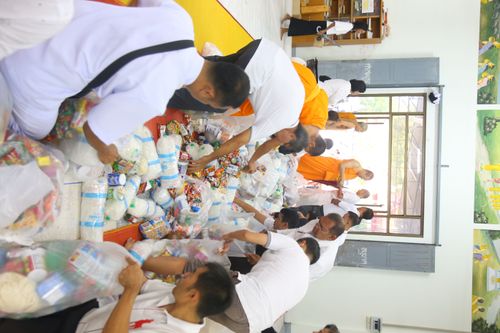 ภาพ No.29947:พิธีถวายสังฆทานแด่คณะสงฆ์ 323 วัด ใน 4 จังหวัดภาคใต้ ครั้งที่ 132