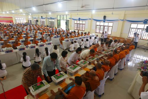 ภาพ No.29988:พิธีถวายสังฆทานแด่คณะสงฆ์ 323 วัด ใน 4 จังหวัดภาคใต้ ครั้งที่ 132