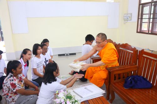 ภาพ No.30002:พิธีถวายสังฆทานแด่คณะสงฆ์ 323 วัด ใน 4 จังหวัดภาคใต้ ครั้งที่ 132