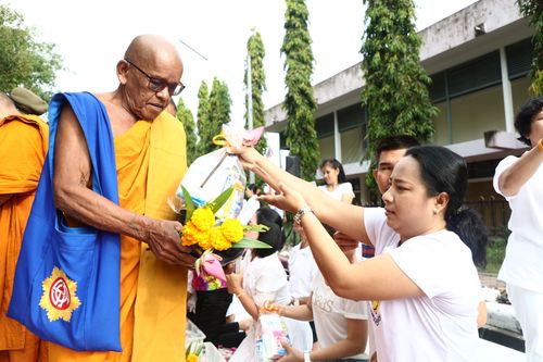 ภาพ No.30043:พิธีถวายสังฆทานแด่คณะสงฆ์ 323 วัด ใน 4 จังหวัดภาคใต้ ครั้งที่ 133