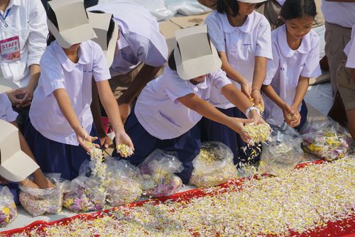 ภาพ No.32067:โครงการธรรมยาตรา เส้นทางพระผู้ปราบมาร ปีที่ 6 ณ วัดพระธรรมกาย