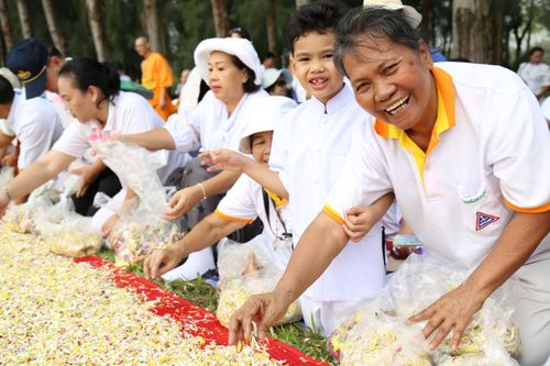 ภาพ No.31880:โครงการธรรมยาตรา เส้นทางพระผู้ปราบมาร ปีที่ 6 ณ วัดพระธรรมกาย