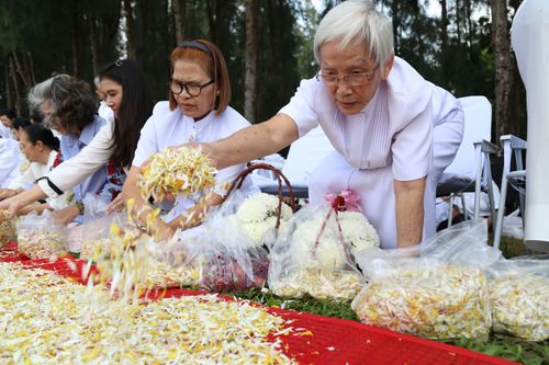 ภาพ No.31879:โครงการธรรมยาตรา เส้นทางพระผู้ปราบมาร ปีที่ 6 ณ วัดพระธรรมกาย