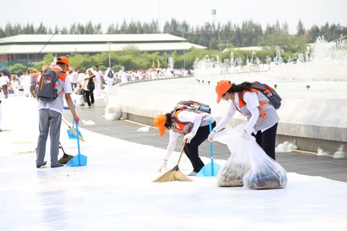 ภาพ No.31883:โครงการธรรมยาตรา เส้นทางพระผู้ปราบมาร ปีที่ 6 ณ วัดพระธรรมกาย