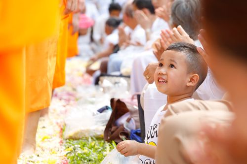 ภาพ No.32054:โครงการธรรมยาตรา เส้นทางพระผู้ปราบมาร ปีที่ 6 ณ วัดพระธรรมกาย
