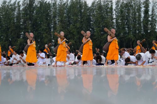 ภาพ No.32117:โครงการธรรมยาตรา เส้นทางพระผู้ปราบมาร ปีที่ 6 ณ วัดพระธรรมกาย