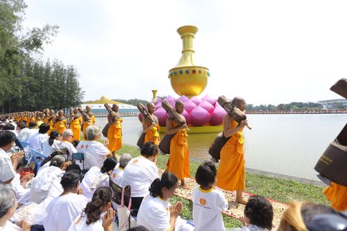 ภาพ No.31902:โครงการธรรมยาตรา เส้นทางพระผู้ปราบมาร ปีที่ 6 ณ วัดพระธรรมกาย