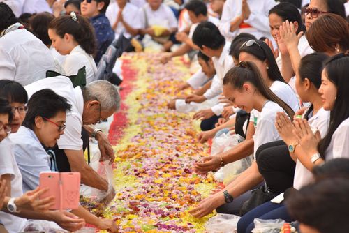 ภาพ No.32557:โครงการธรรมยาตรา เส้นทางพระผู้ปราบมาร ปีที่ 6 ณ วัดโบสถ์บน