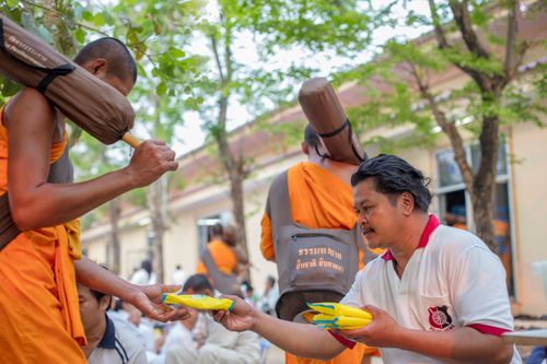 ภาพ No.32483:โครงการธรรมยาตรา เส้นทางพระผู้ปราบมาร ปีที่ 6 ณ วัดโบสถ์บน