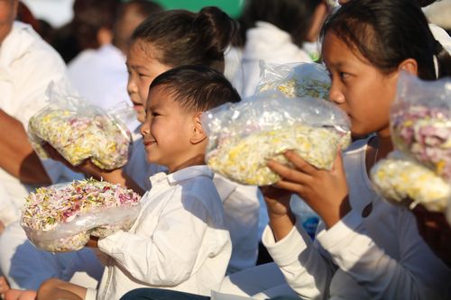 ภาพ No.32722:โครงการธรรมยาตรา เส้นทางพระผู้ปราบมาร ปีที่ 6 ณ อนุสรณ์สถานบางปลา