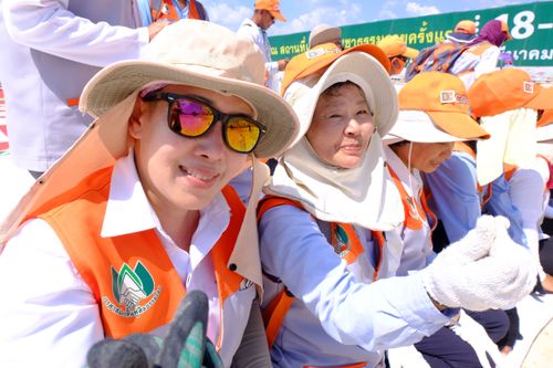 ภาพ No.32669:โครงการธรรมยาตรา เส้นทางพระผู้ปราบมาร ปีที่ 6 ณ อนุสรณ์สถานบางปลา