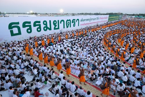 ภาพ No.32786:โครงการธรรมยาตรา เส้นทางพระผู้ปราบมาร ปีที่ 6 ณ อนุสรณ์สถานบางปลา