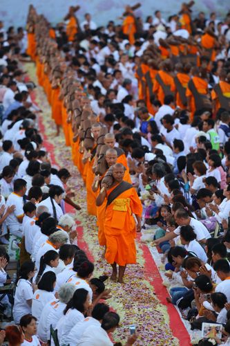 ภาพ No.32732:โครงการธรรมยาตรา เส้นทางพระผู้ปราบมาร ปีที่ 6 ณ อนุสรณ์สถานบางปลา