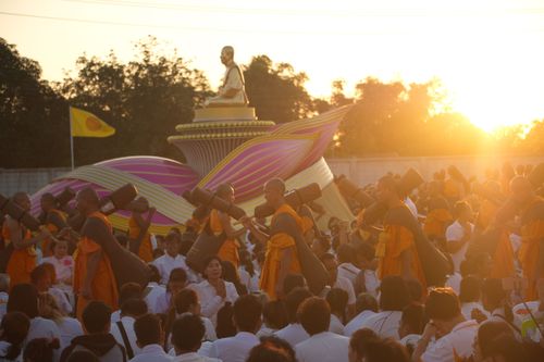 ภาพ No.32769:โครงการธรรมยาตรา เส้นทางพระผู้ปราบมาร ปีที่ 6 ณ อนุสรณ์สถานบางปลา