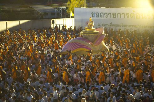 ภาพ No.32773:โครงการธรรมยาตรา เส้นทางพระผู้ปราบมาร ปีที่ 6 ณ อนุสรณ์สถานบางปลา