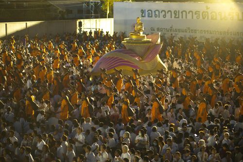ภาพ No.32776:โครงการธรรมยาตรา เส้นทางพระผู้ปราบมาร ปีที่ 6 ณ อนุสรณ์สถานบางปลา