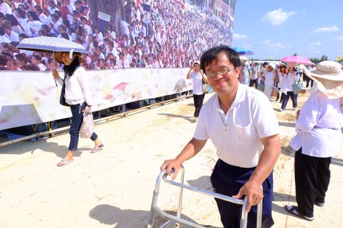 ภาพ No.32692:โครงการธรรมยาตรา เส้นทางพระผู้ปราบมาร ปีที่ 6 ณ อนุสรณ์สถานบางปลา