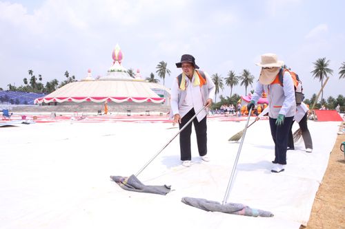 ภาพ No.32816:โครงการธรรมยาตรา เส้นทางพระผู้ปราบมาร ปีที่ 6 ณ อนุสรณ์สถานคลองบางนางแท่น