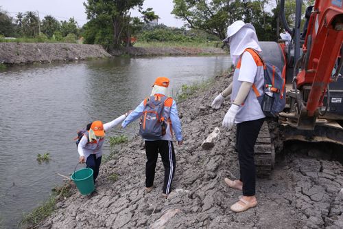 ภาพ No.32819:โครงการธรรมยาตรา เส้นทางพระผู้ปราบมาร ปีที่ 6 ณ อนุสรณ์สถานคลองบางนางแท่น