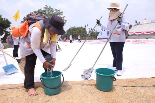 ภาพ No.32820:โครงการธรรมยาตรา เส้นทางพระผู้ปราบมาร ปีที่ 6 ณ อนุสรณ์สถานคลองบางนางแท่น