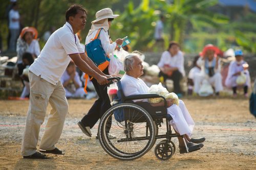 ภาพ No.32872:โครงการธรรมยาตรา เส้นทางพระผู้ปราบมาร ปีที่ 6 ณ อนุสรณ์สถานคลองบางนางแท่น